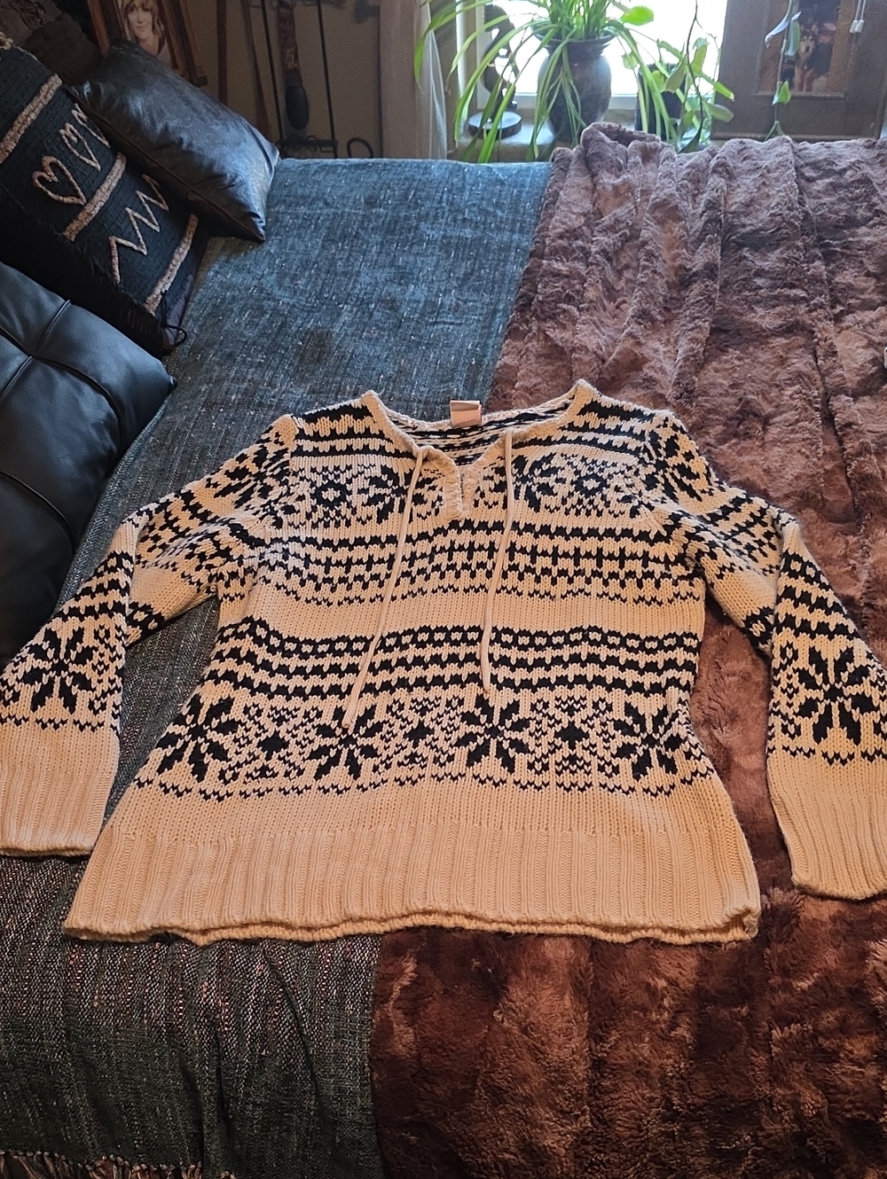 Faded Glory Cream & Black Fair Isle Cowl Sweater